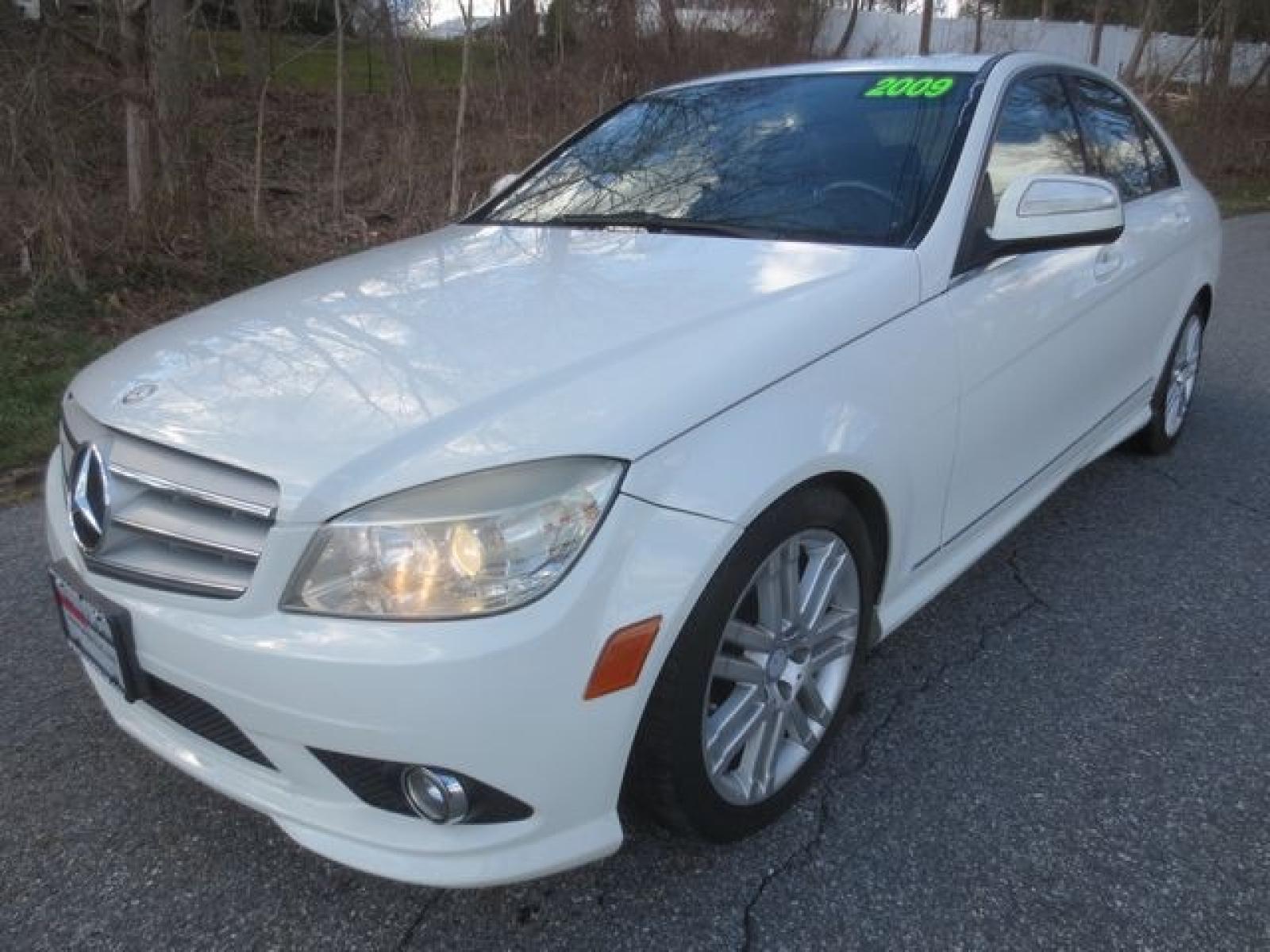2009 White /Black Mercedes-Benz C-Class C300 4MATIC Luxury Sedan (WDDGF81X59R) with an 3.0L V6 DOHC 24V engine, 7-Speed Automatic transmission, located at 270 US Route 6, Mahopac, NY, 10541, (845) 621-0895, 41.349022, -73.755280 - Photo #0